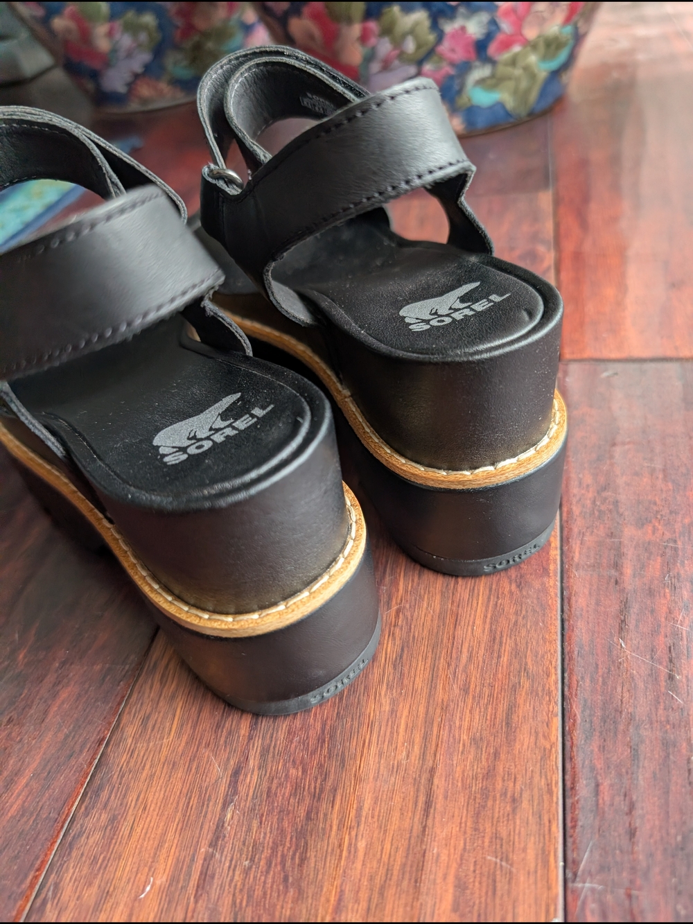 SOREL Joanie IV Y-Strap Wedge Sandals Black Size 8.5 - Picture 5 of 6